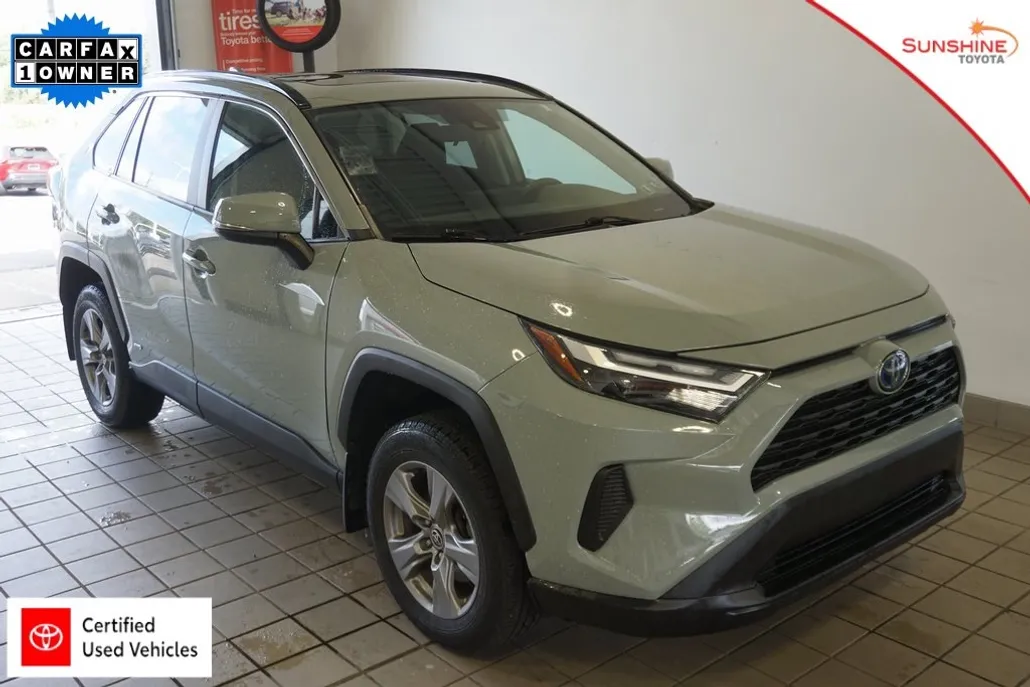 2022 Toyota RAV4 Hybrid XLE photo 1