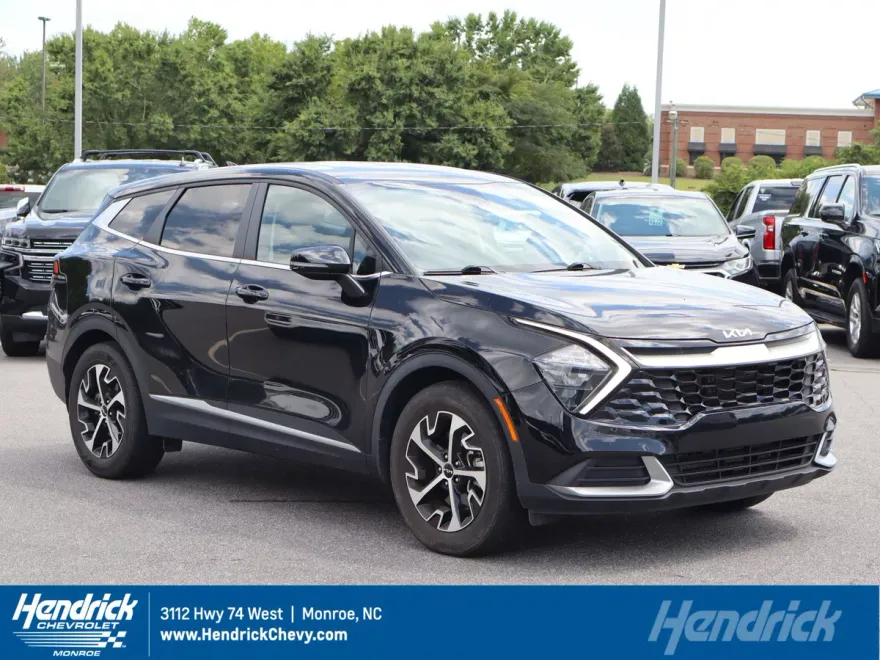 2023 Kia Sportage EX photo 1