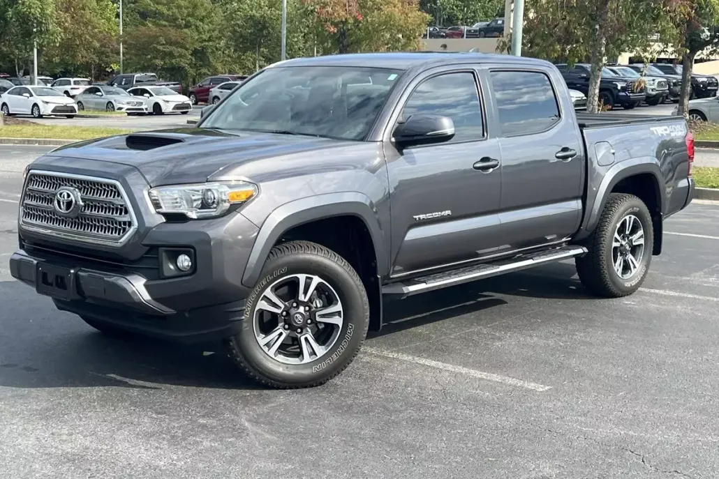 2017 Toyota Tacoma TRD Sport V6 photo 1