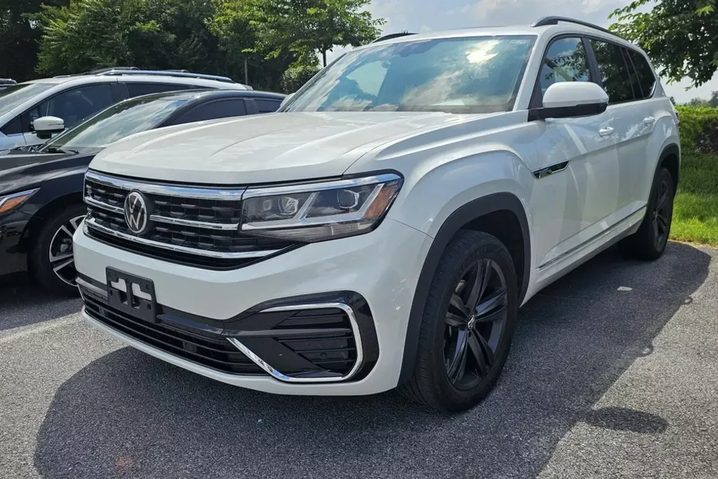 2021 Volkswagen Atlas SE Technology R-Line photo 1