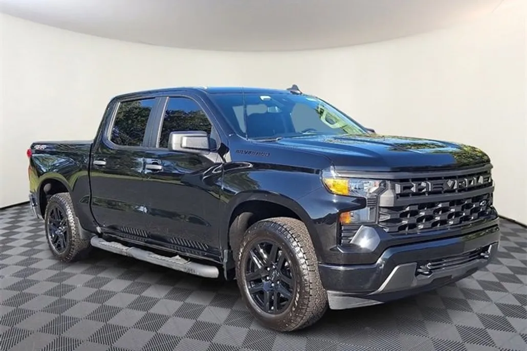 2024 Chevrolet Silverado 1500 Custom photo 1