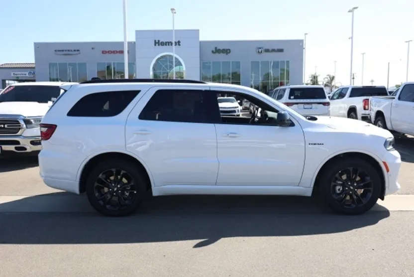 2025 Dodge Durango R/T photo 1