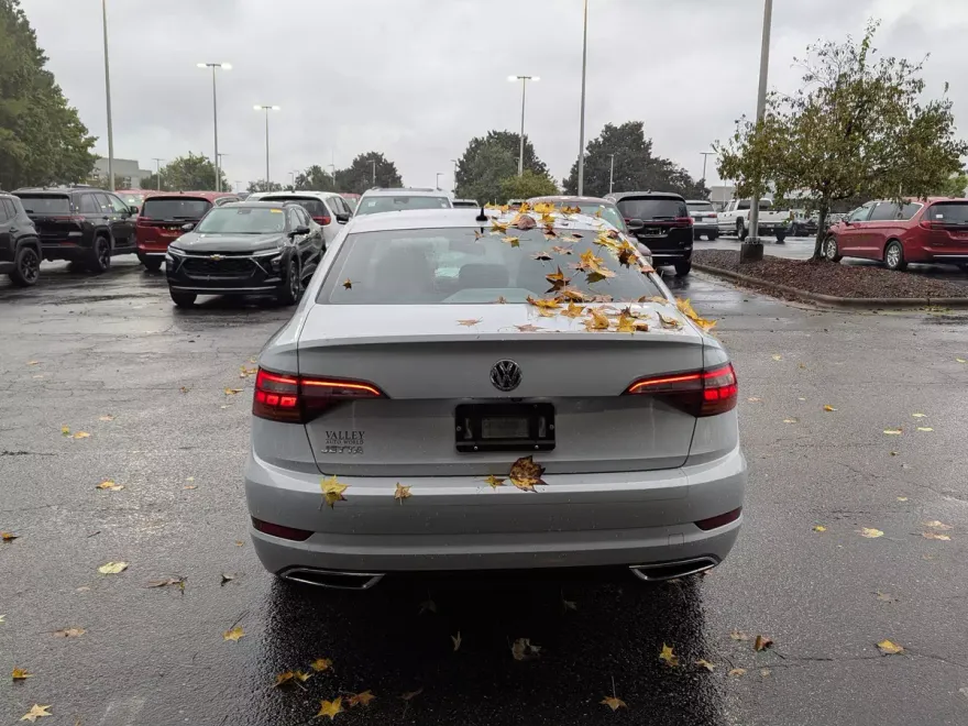 2019 Volkswagen Jetta R-Line photo 1