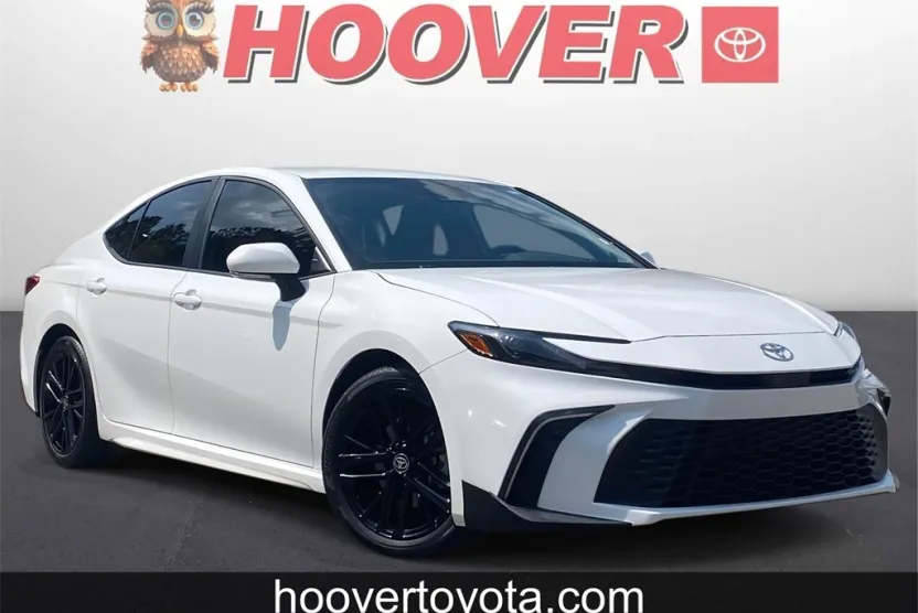 2025 Toyota Camry SE photo 1