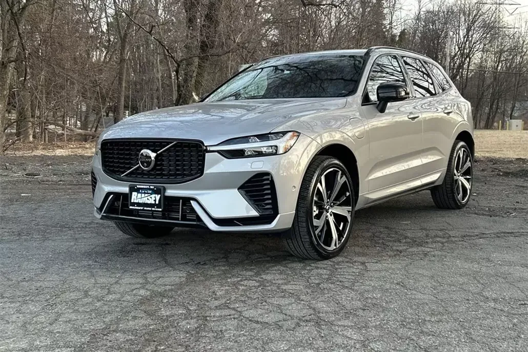 2024 Volvo XC60 Recharge T8 Ultimate photo 1