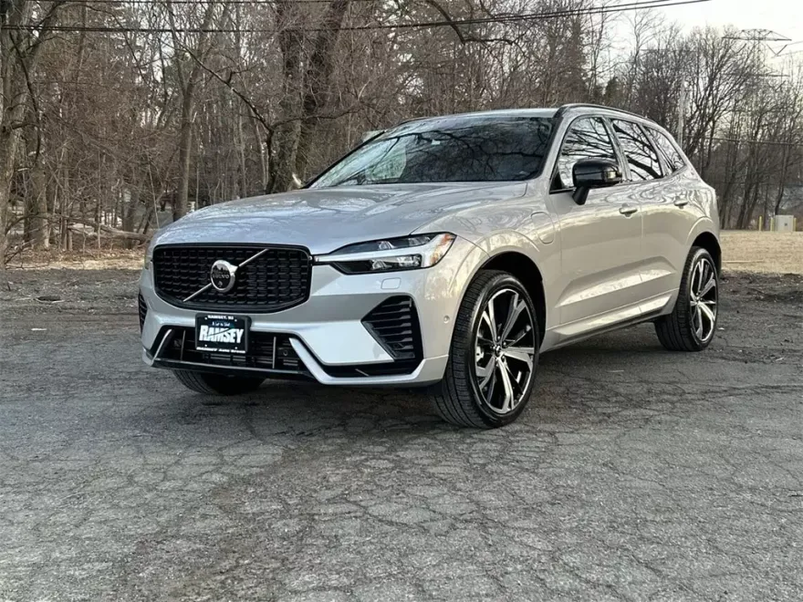2024 Volvo XC60 Recharge T8 Ultimate photo 1