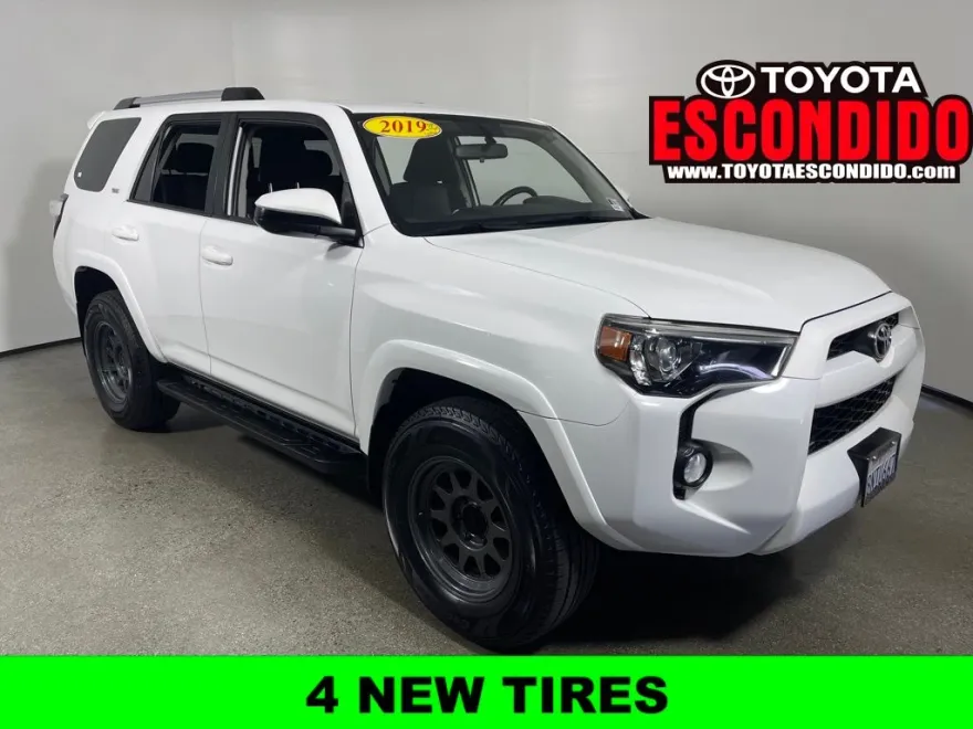 2019 Toyota 4Runner SR5 photo 1