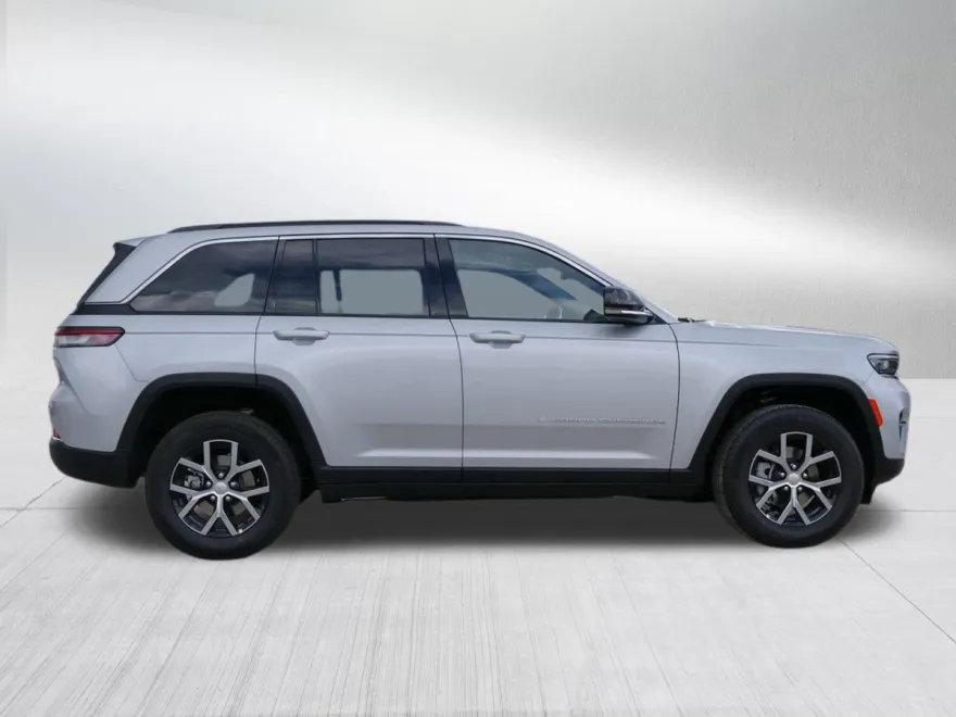 2025 Jeep Grand Cherokee Limited photo 1