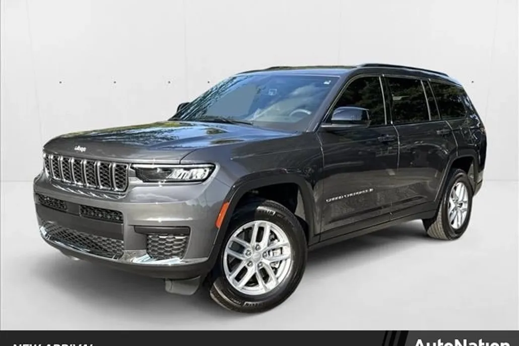 2025 Jeep Grand Cherokee Laredo Sport photo 1