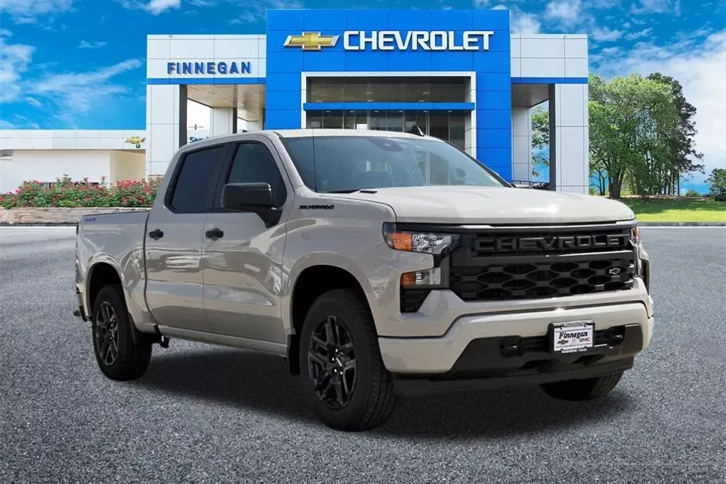 2026 Chevrolet Silverado 1500 Custom photo 1