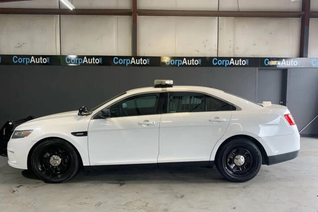 2014 Ford Taurus photo 1