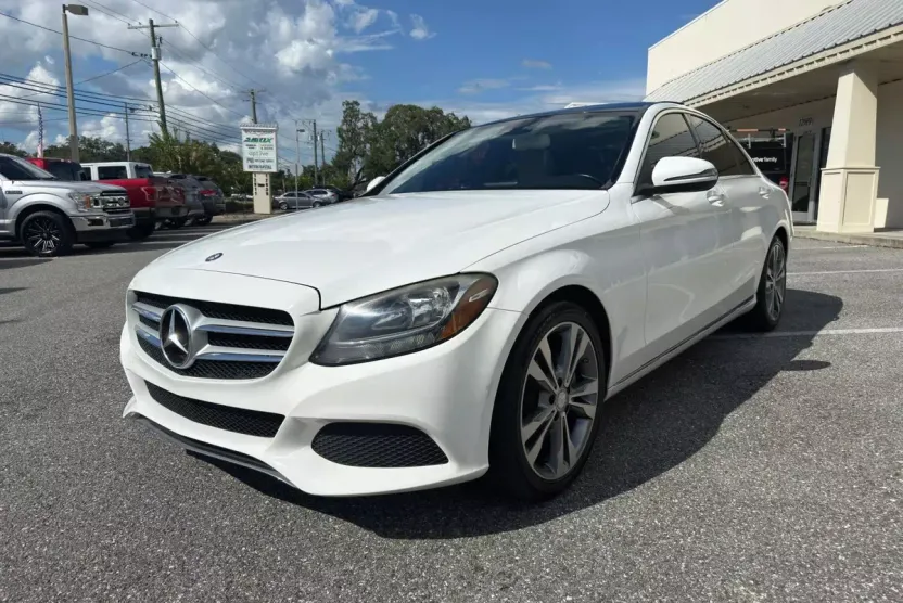 2016 Mercedes Benz C 300 Sedan photo 1