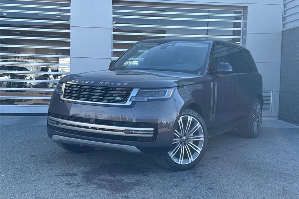 2025 Land Rover Range Rover SE photo 1
