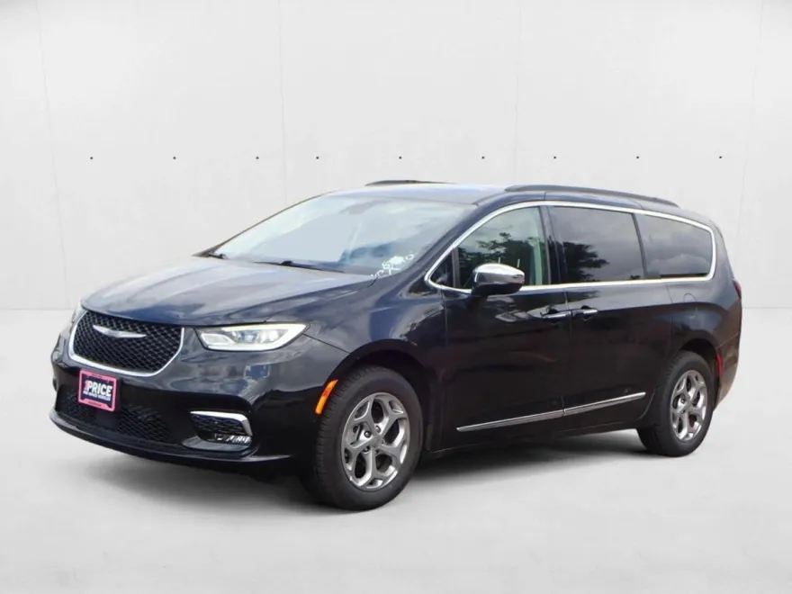 2022 Chrysler Pacifica Limited photo 1