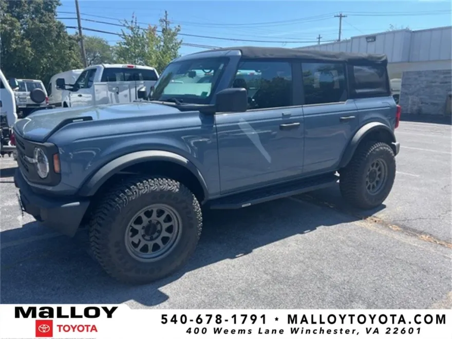 2023 Ford Bronco Base photo 1