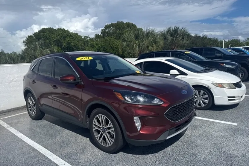 2021 Ford Escape SEL photo 1