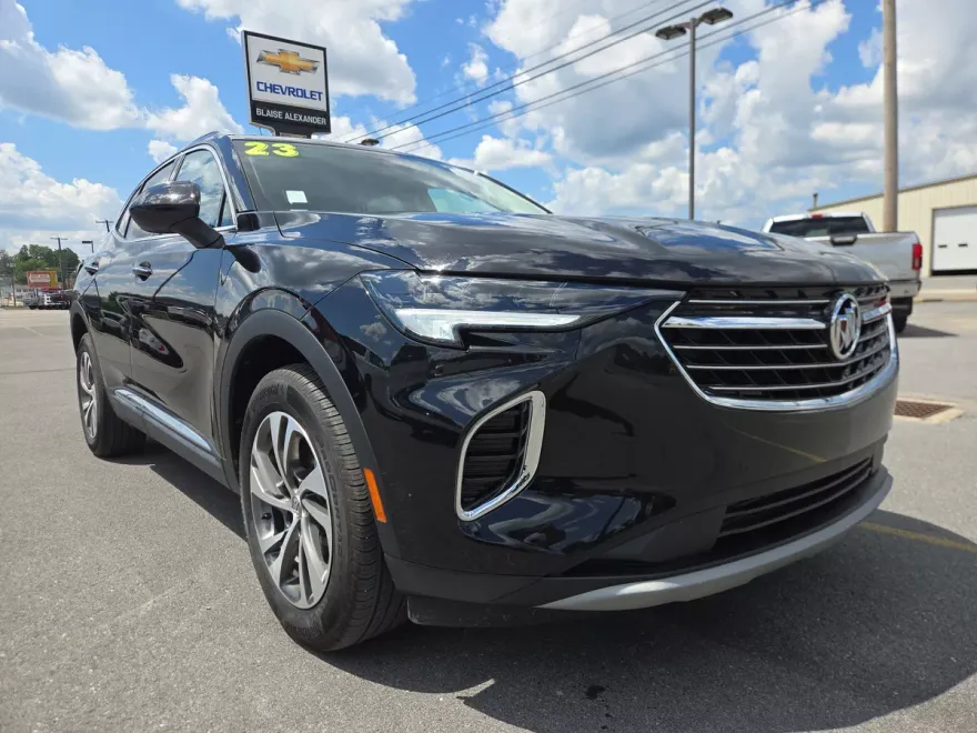 2023 Buick Envision Essence photo 1