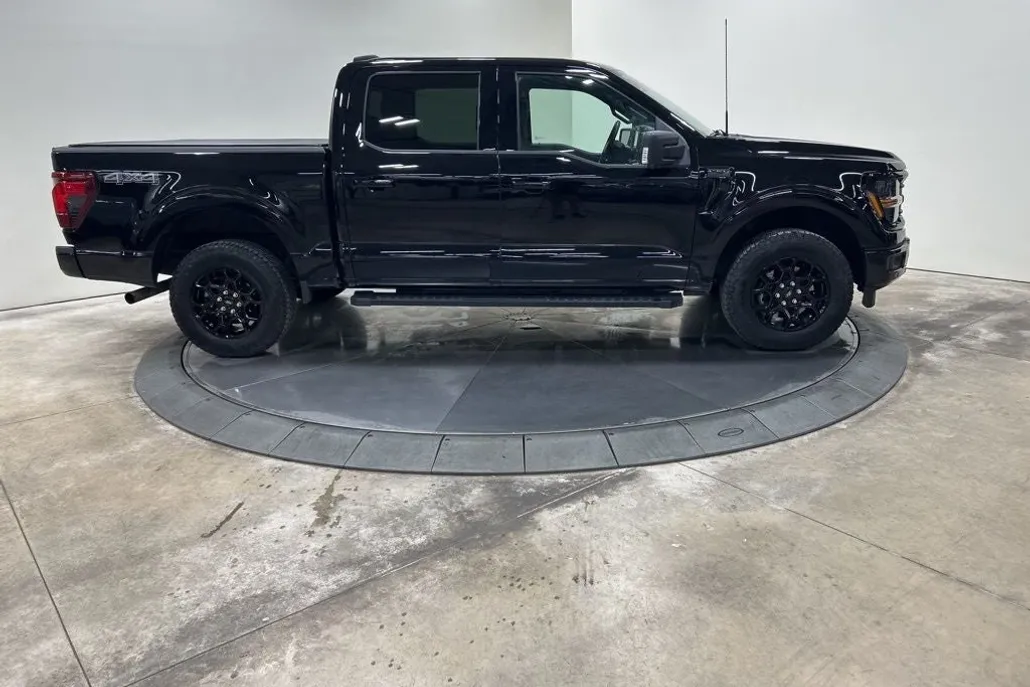2024 Ford F-150 XLT photo 1