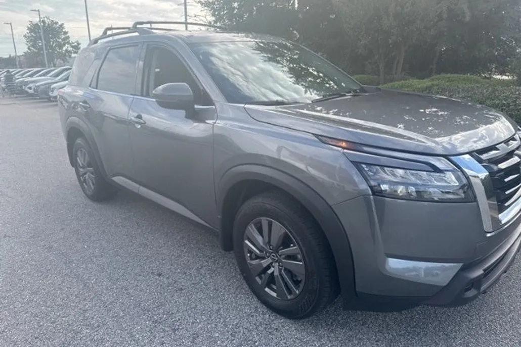 2025 Nissan Pathfinder SV photo 1