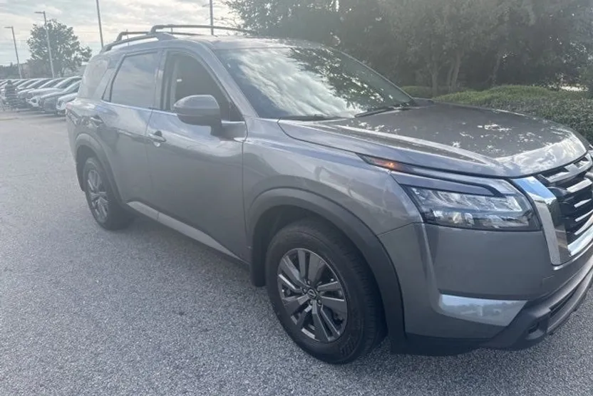 2025 Nissan Pathfinder SV photo 1