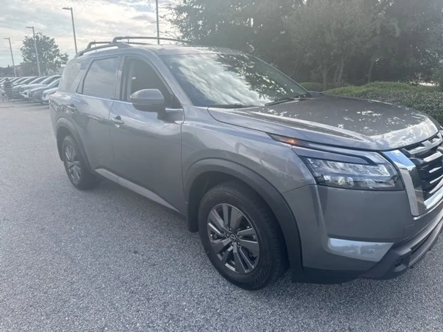 2025 Nissan Pathfinder SV photo 1