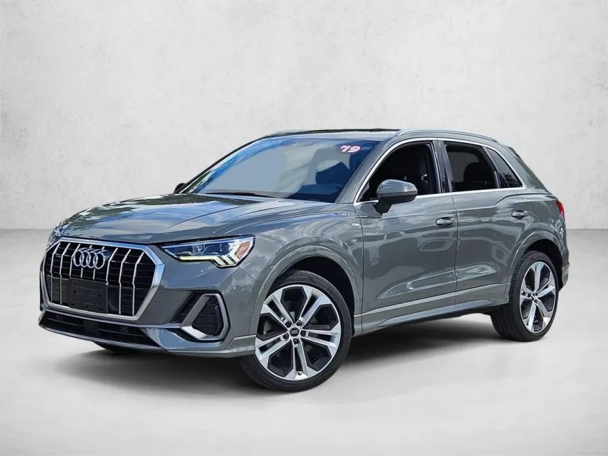 2019 Audi Q3 S line Premium Plus photo 1