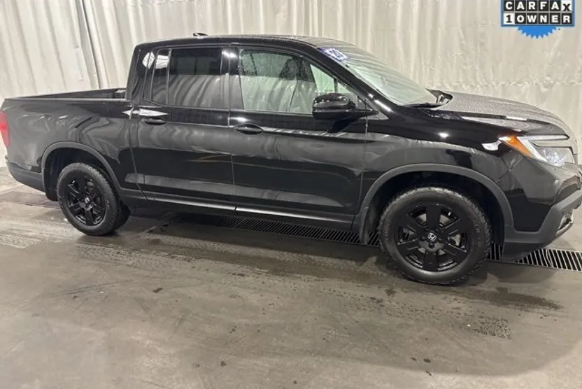 2020 Honda Ridgeline Black Edition photo 1