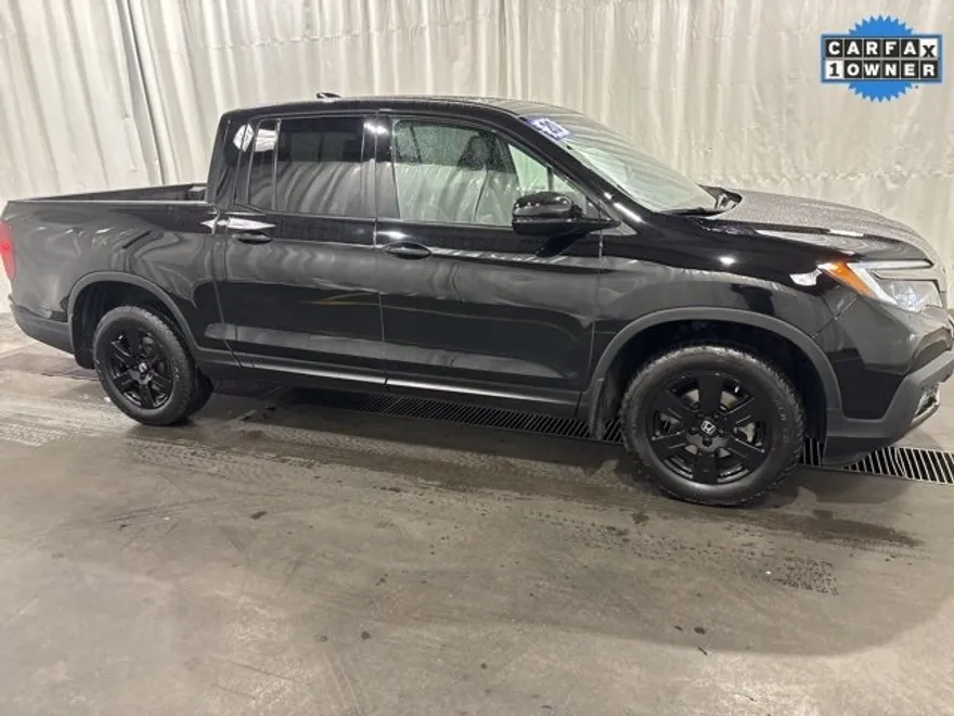 2020 Honda Ridgeline Black Edition photo 1