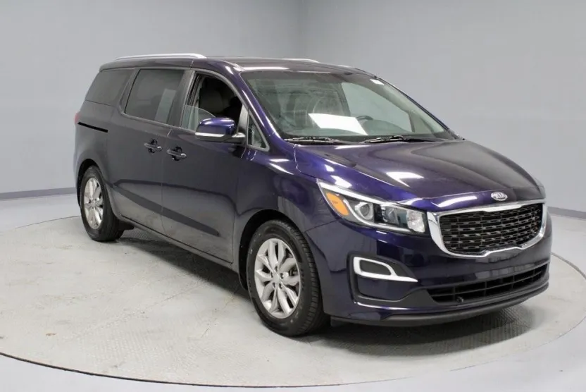 2021 Kia Sedona EX photo 1