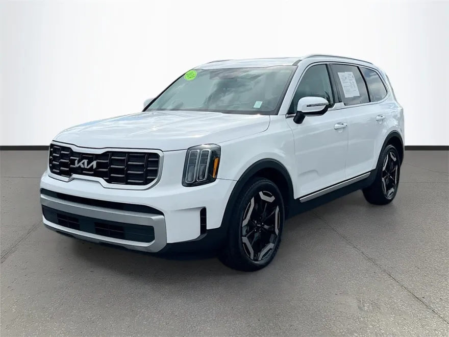 2024 Kia Telluride S photo 1