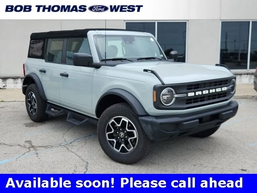 2022 Ford Bronco Base photo 1