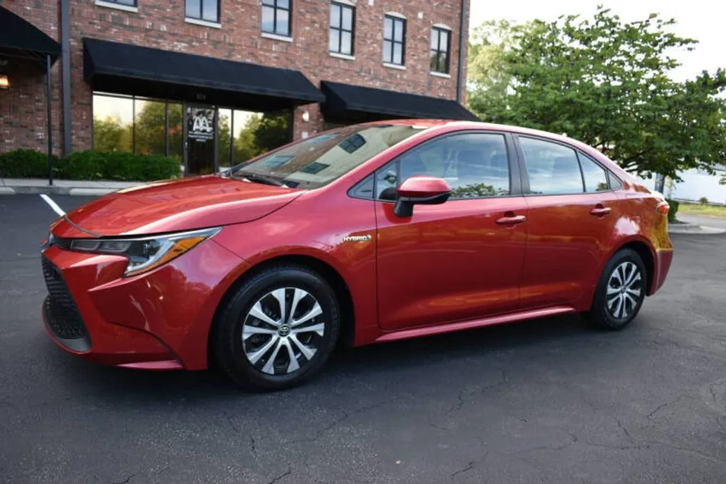 2021 Toyota Corolla Hybrid LE photo 1