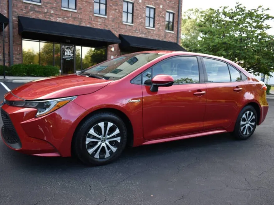 2021 Toyota Corolla Hybrid LE photo 1