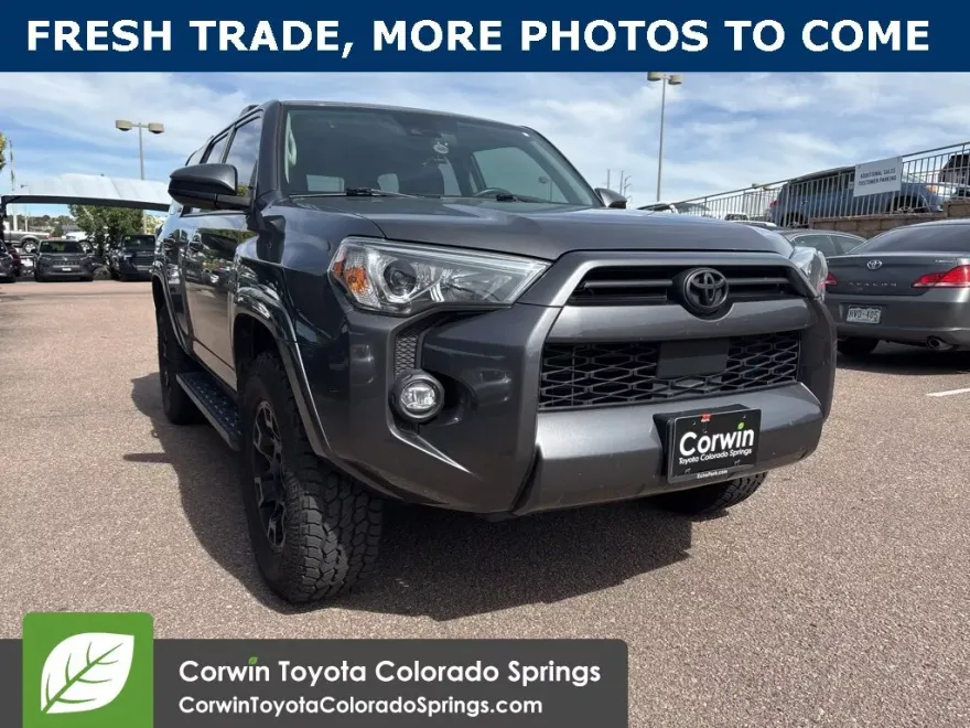 2022 Toyota 4Runner SR5 photo 1