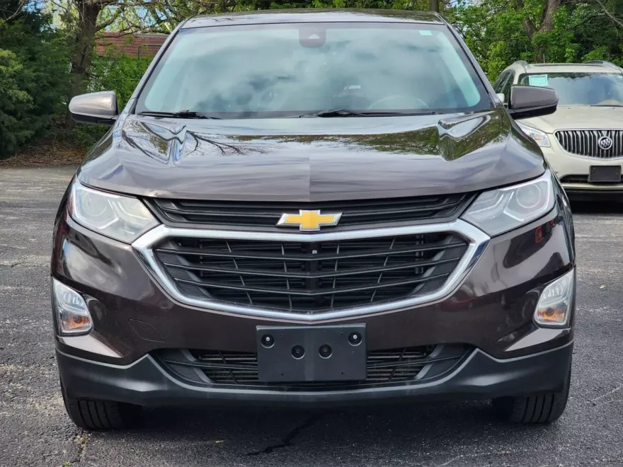 2020 Chevrolet Equinox LT photo 1
