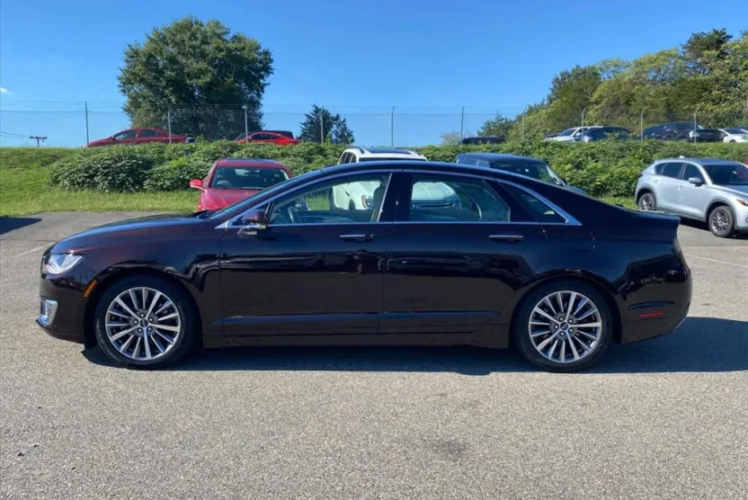 2020 Lincoln MKZ Standard photo 1