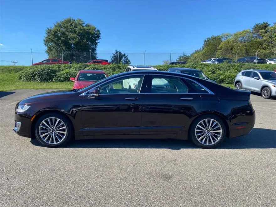 2020 Lincoln MKZ Standard photo 1