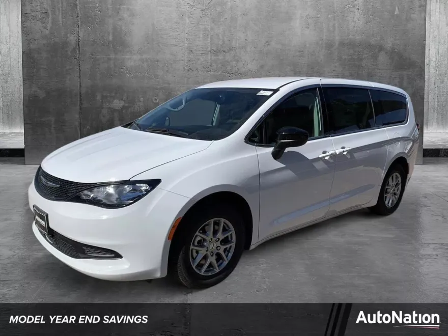 2024 Chrysler Voyager LX photo 1