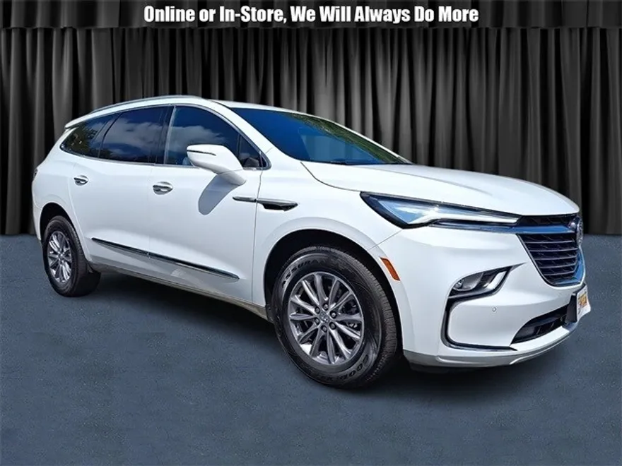2024 Buick Enclave Essence photo 1