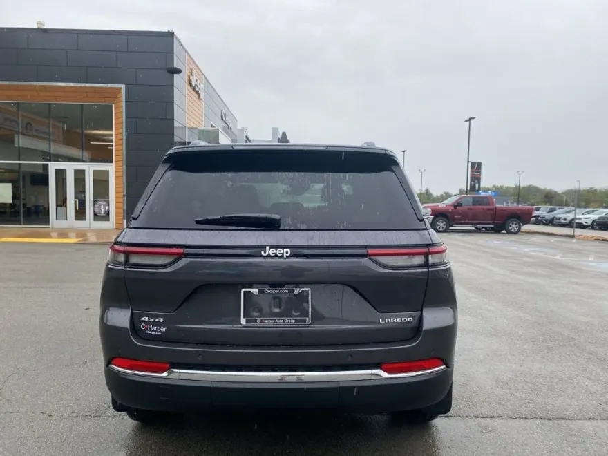 2025 Jeep Grand Cherokee Laredo photo 1