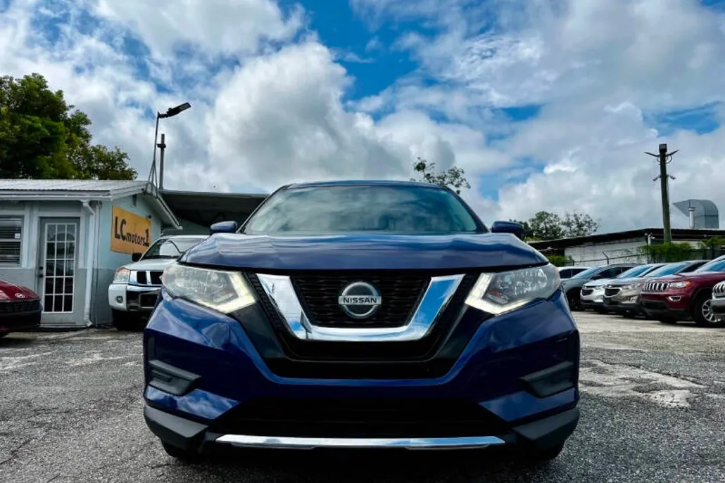2018 Nissan Rogue S photo 1