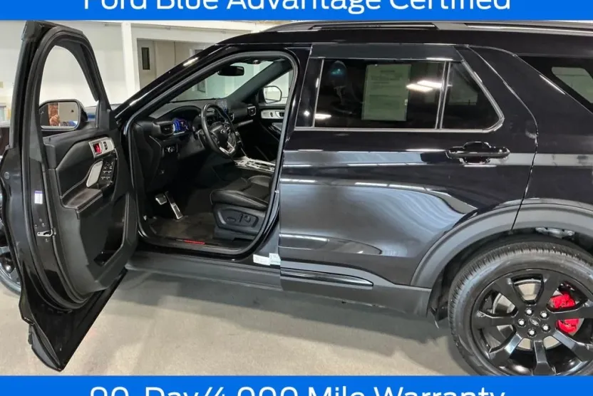 2024 Ford Explorer ST photo 1