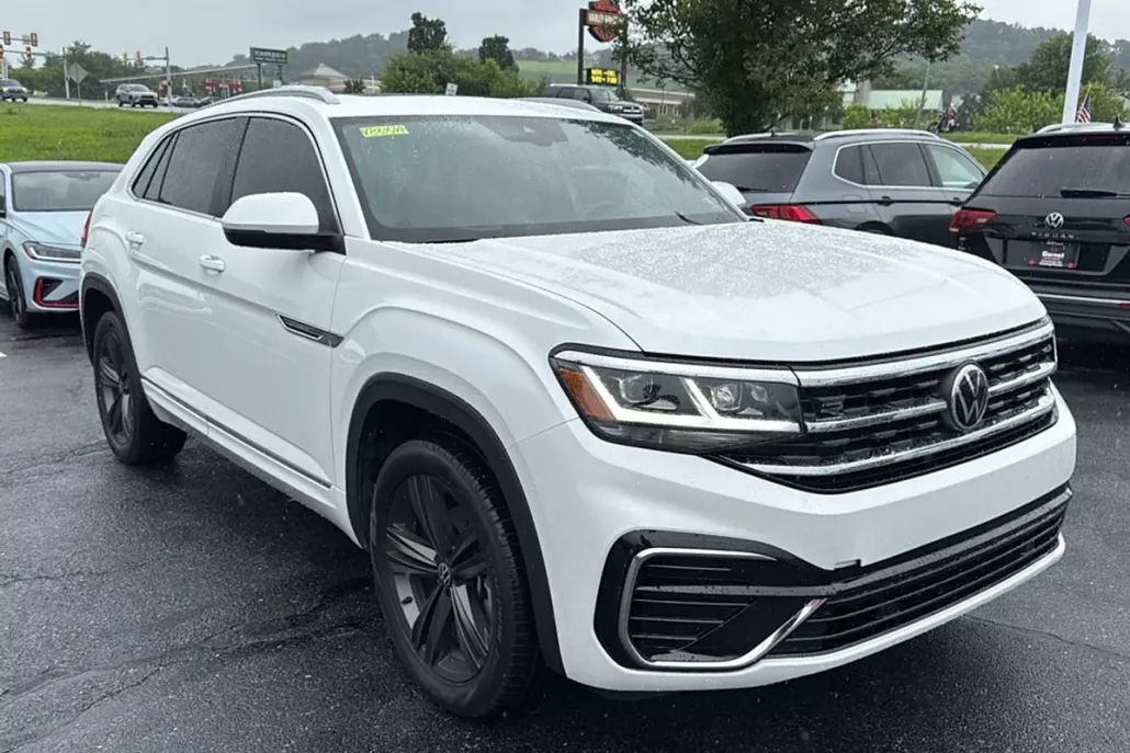 2022 Volkswagen Atlas Cross Sport SEL R-Line photo 1