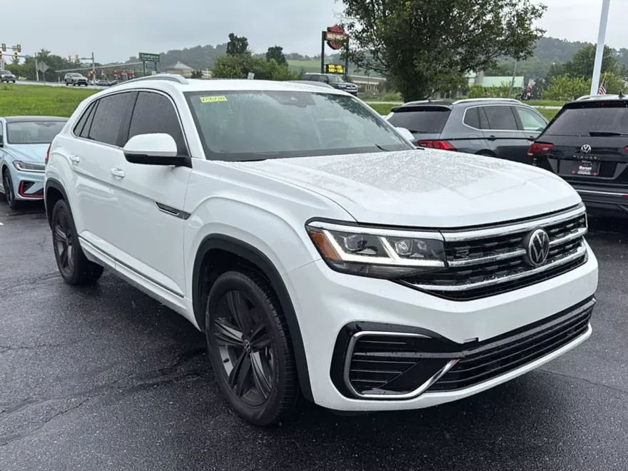 2022 Volkswagen Atlas Cross Sport SEL R-Line photo 1