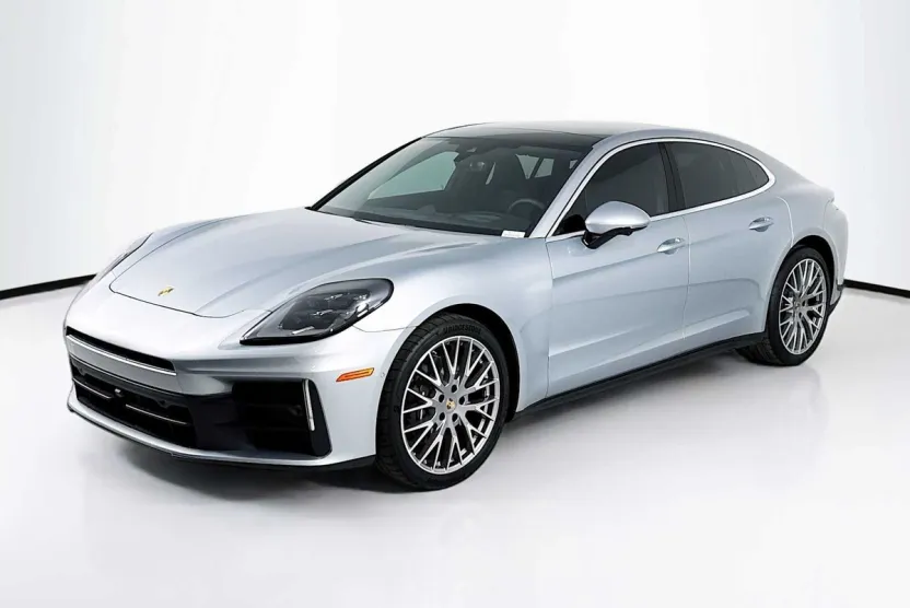 2025 Porsche Panamera 4 photo 1