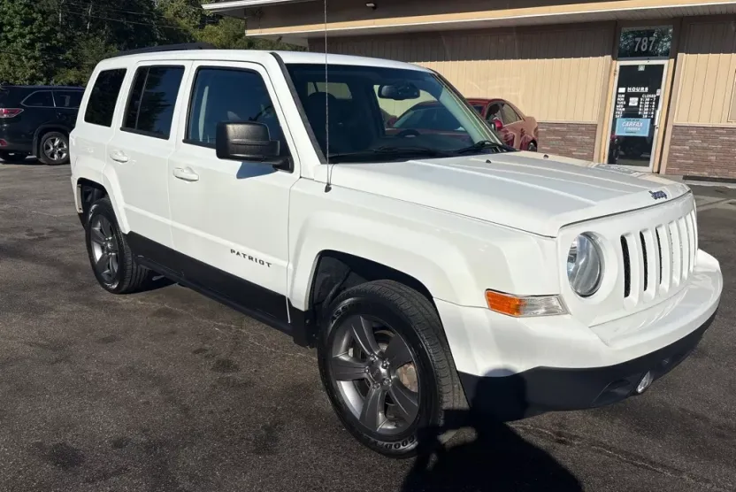 2015 Jeep Patriot Latitude photo 1