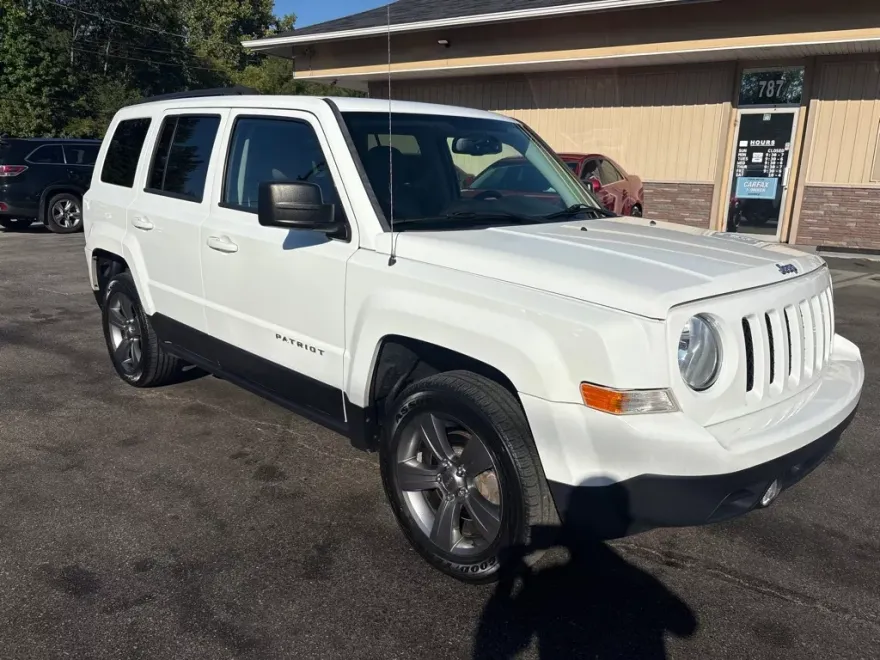 2015 Jeep Patriot Latitude photo 1