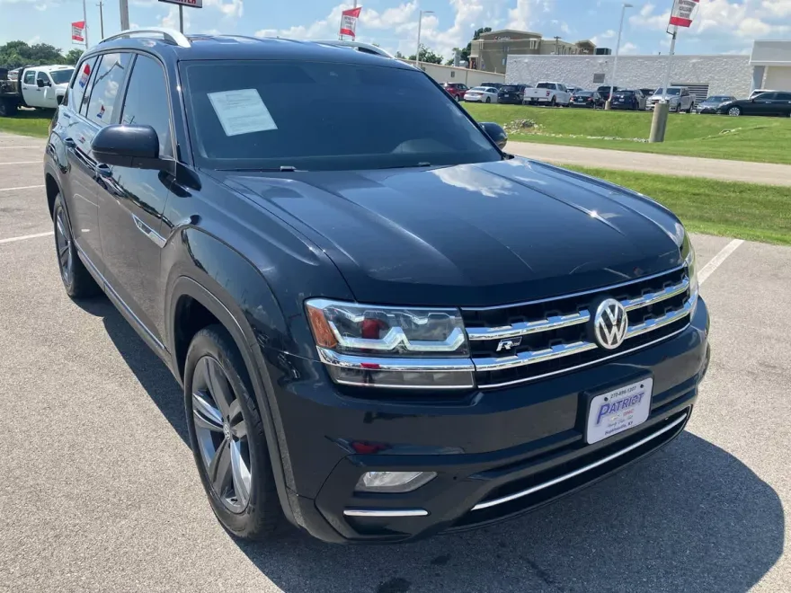2019 Volkswagen Atlas V6 SE Technology R-Line photo 1