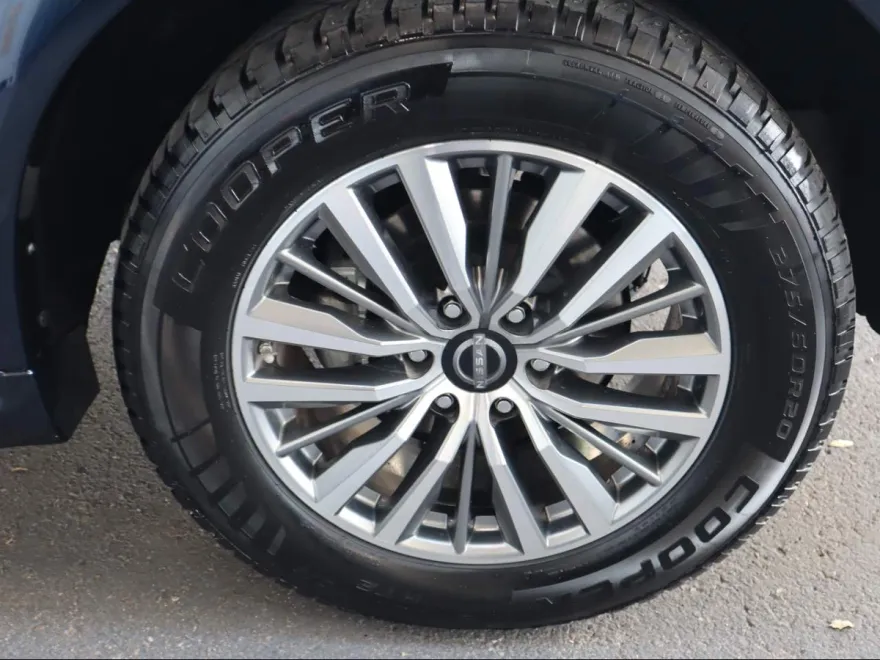 2021 Nissan Armada SL photo 1