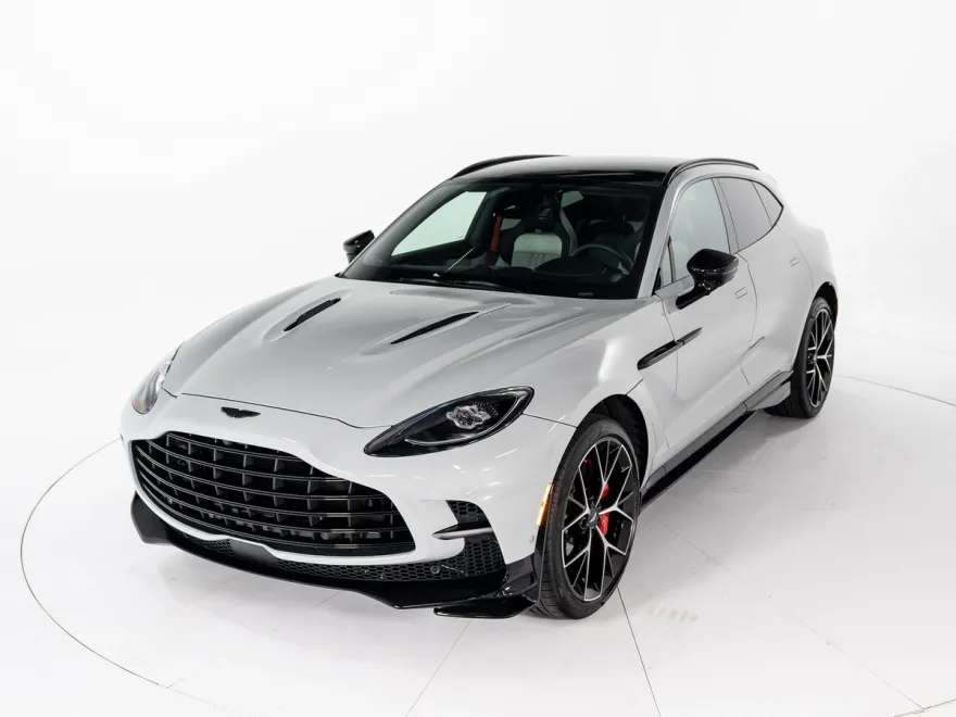 2025 Aston Martin DBX photo 1